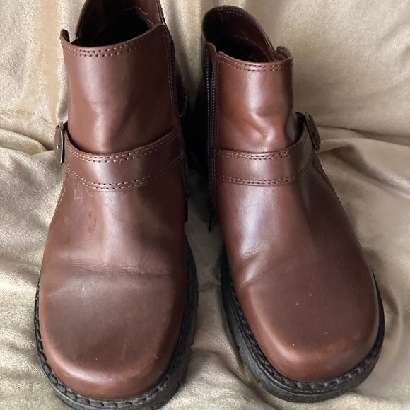 Brown leather ankle boots by High Sierra - Picture 1 of 10